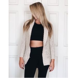 Cozy ivory knit sweater by GUESS